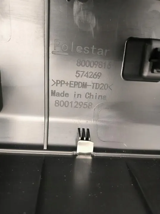 Panel de cerradura maletero Polestar 4 OEM 80009816 - Usado image 6