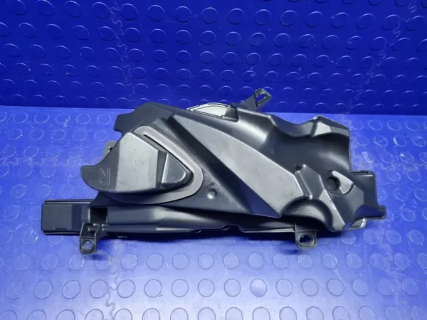 Audi A5 F5 8W Oikea Subwoofer OEM 8W7035382C image 7