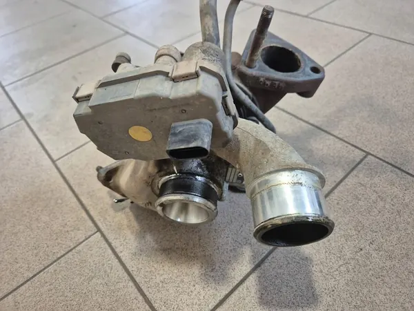 Turbocompresor Hyundai ix35 2.0 CRDi 136CV 10-15 image 3