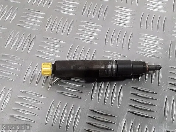 Iniettore Volvo V70 II 2.5 TDI 074130201Q image 2