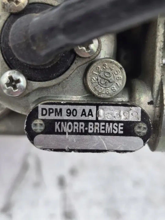 Knorr-Bremse DPM90AA Bremsventil, Gebraucht image 3