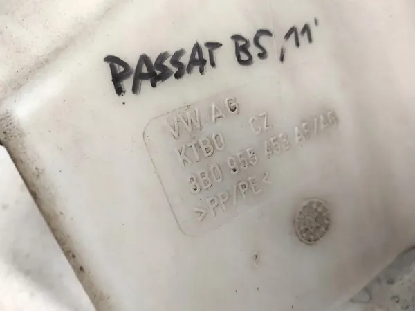 VW PASSAT B5 FL LIFT Pesunesteen säiliö image 5