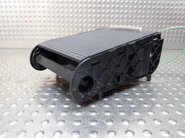 Porte-gobelet console centrale OEM S26380374 VW Passat image 3