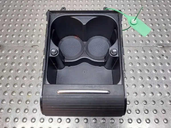 Porte-gobelet console centrale OEM S26380374 VW Passat image 4