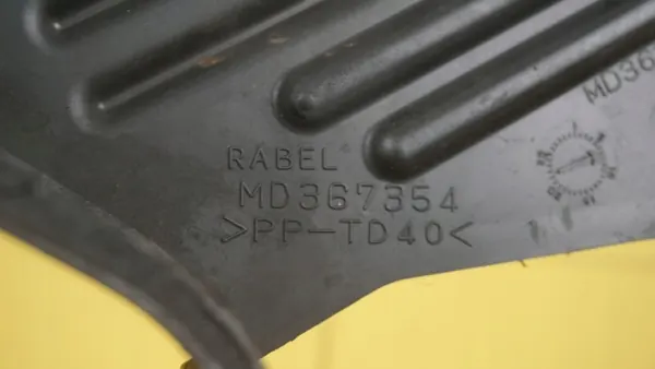Couver de distribution Mitsubishi OEM MD369181 MD367354 image 3