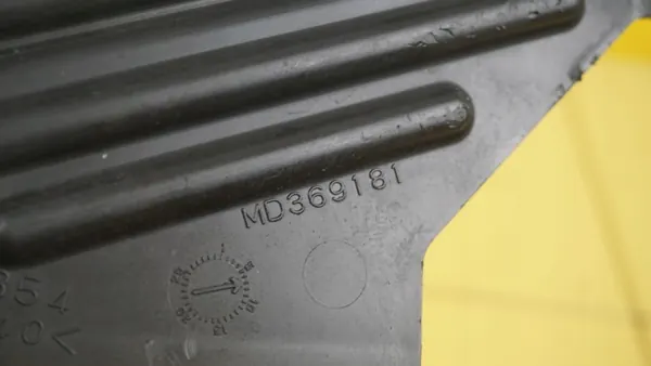 Couver de distribution Mitsubishi OEM MD369181 MD367354 image 4