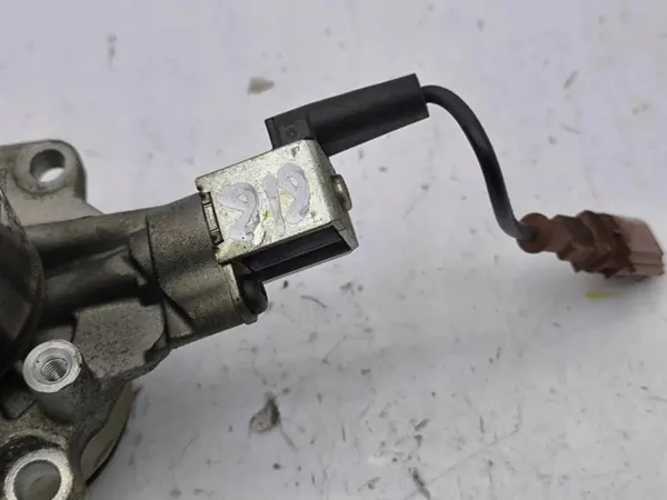 Pompe à eau Audi OEM 04L011L - Audi OE d'occasion image 5