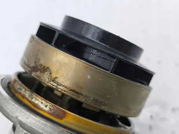 Pompe à eau Audi OEM 04L011L - Audi OE d'occasion image 6