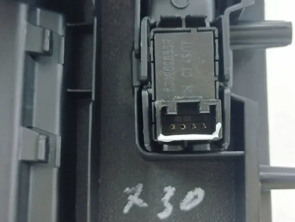 Linke vordere Fensterknöpfe Seat Ateca 2018 OEM 577867179 image 8