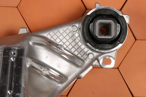 BMW 5 G61 i5 Hinterachsschwinge OEM 8848485 image 6