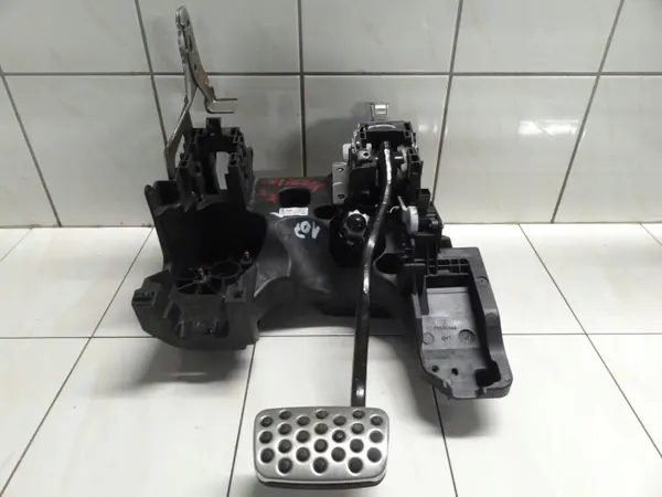 Jarrupoljin Kiinnike OEM 22969442 Opel Insignia A:lle image 2