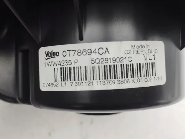 Motor de ventilador Volkswagen Golf VIII 2022 5Q2819021C image 6