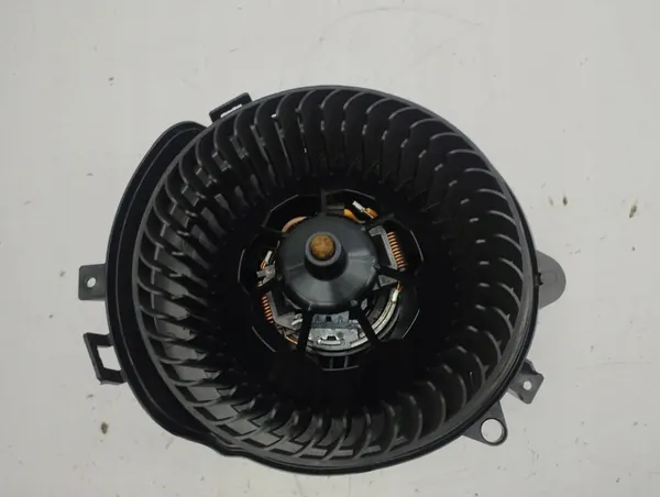 Motor de ventilador Volkswagen Golf VIII 2022 5Q2819021C image 7