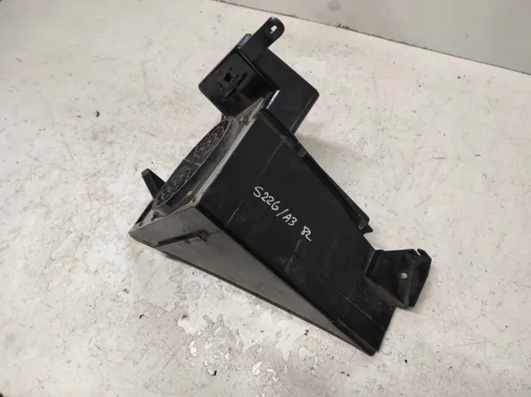 Subwoofer Audi A3 8L OEM 8L0035381D - Usado image 3