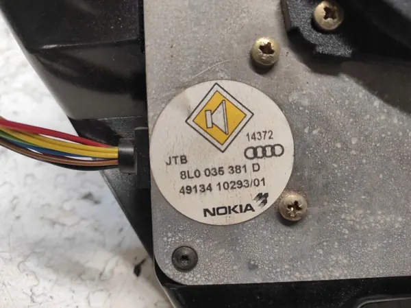Subwoofer Audi A3 8L OEM 8L0035381D - Usado image 7