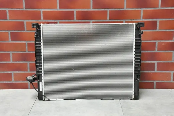 Radiador de agua BMW 5 G30 G31 6 G32 7 G11 G12 8650745 image 4