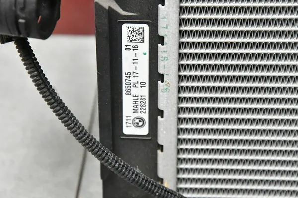 Radiador de agua BMW 5 G30 G31 6 G32 7 G11 G12 8650745 image 5