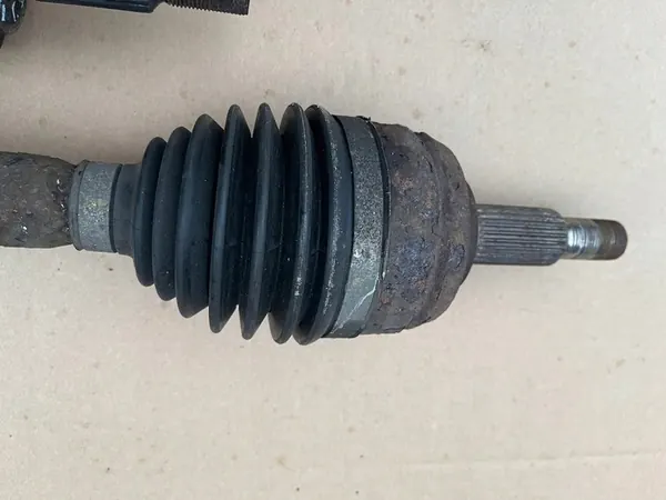 Höger lång drivaxel 1.5DCI Renault Scenic III Autom. image 2