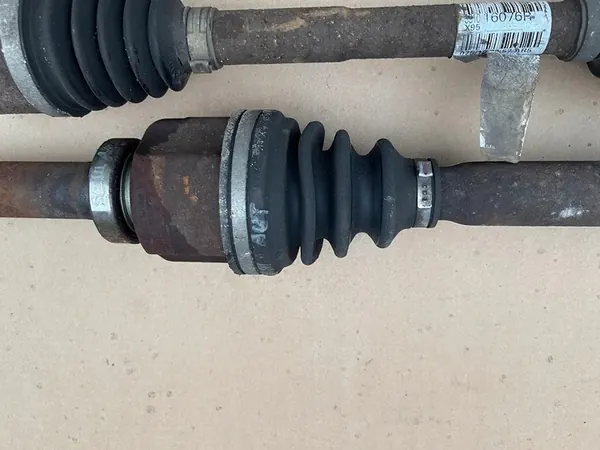 Höger lång drivaxel 1.5DCI Renault Scenic III Autom. image 3