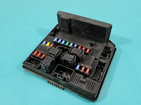 Caixa de fusíveis Nissan Qashqai J10 06-13 OEM 519136329 image 2