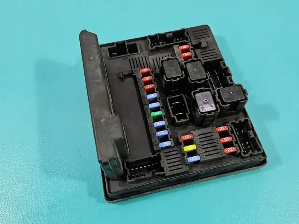 Caixa de fusíveis Nissan Qashqai J10 06-13 OEM 519136329 image 3