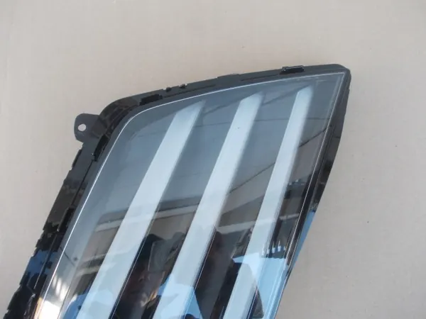 Feu DRL gauche OEM 985105418002 pour Peugeot 208 II image 3