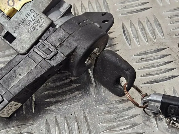 Volvo V70 2002 Contato OEM 510130020 Lado esquerdo dianteiro image 3