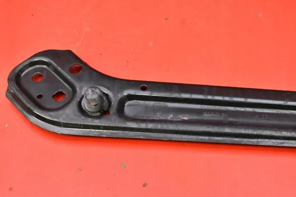 OEM 5E3805932A Framhöger Bältesförstärkning image 3