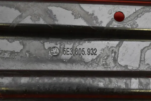 OEM 5E3805932A Framhöger Bältesförstärkning image 4
