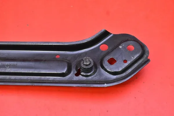 OEM 5E3805932A Framhöger Bältesförstärkning image 6