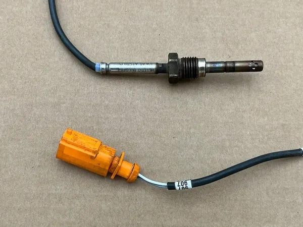Abgastemperatursensor VW T5 03K906088B image 2