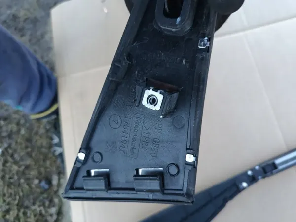 OEM 9814047377 Barra de tejadilho cromada esquerda Peugeot 3008 II image 8