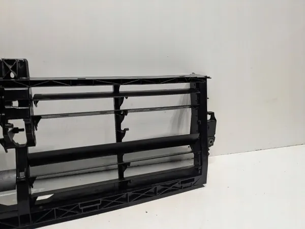 Grelha de ventilação dianteira OEM E0710365500 para Audi Q7 image 3