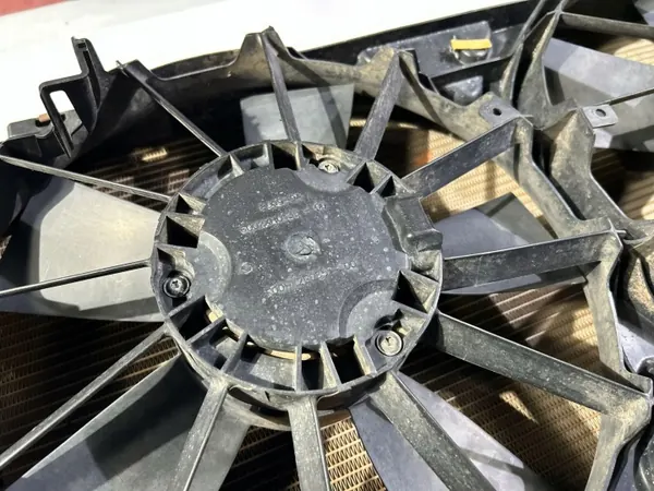 OEM 98362716 Kühlerlüfter Ford F150 image 3