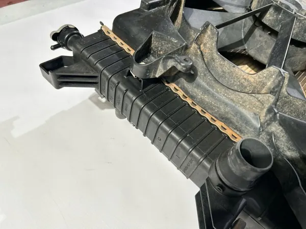 OEM 98362716 Kühlerlüfter Ford F150 image 4