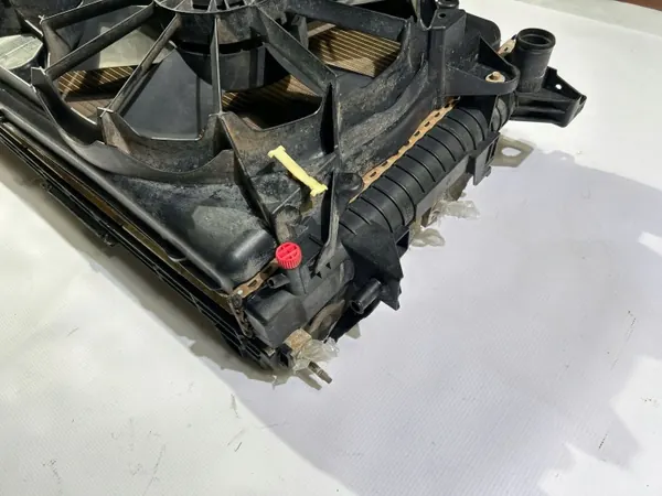 OEM 98362716 Kühlerlüfter Ford F150 image 9