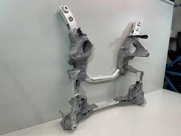 BMW Motorsteun OEM 6887340 voor M5/M8 xDrive image 3