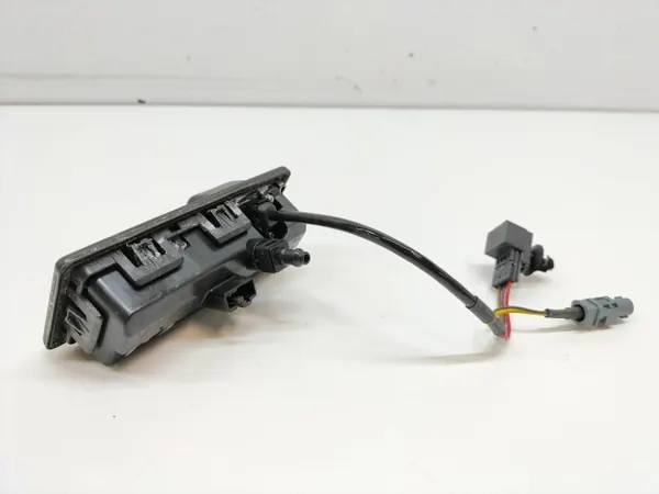 Achteruitrijcamera OEM 5TA827566B voor VW Touran III image 3