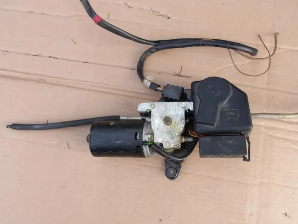 Schuifdakmotor OEM 0390251696 Mercedes W126 image 3