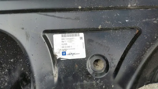 Opel OE 13442643 achterdrempel image 3