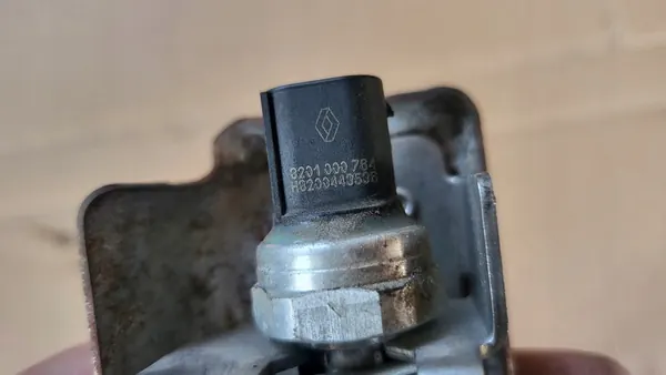 Nissan Qashqai +2 2.0 CDI Anturi 8201000784 image 4