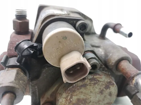 Pompe à injection Ford Transit 2006 OEM 6CQ9B39 image 3