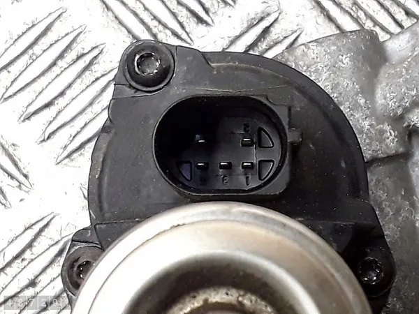 EGR-venttiili Audi A1 2012 1600 TDI 03l131512ce image 3