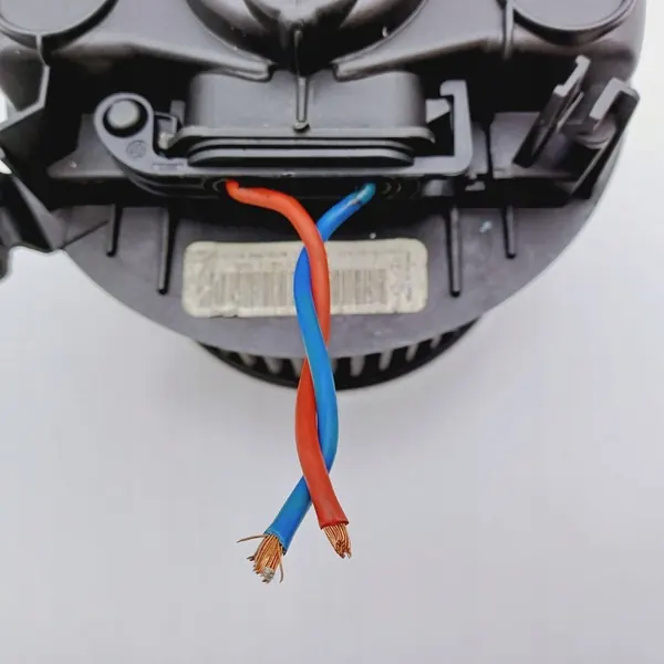 Nissan Micra Fläktmotor F667217D image 7