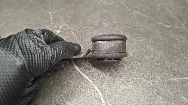 Uitlaatsteun Audi A6 C6 2.7 TDI image 2