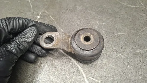 Uitlaatsteun Audi A6 C6 2.7 TDI image 3