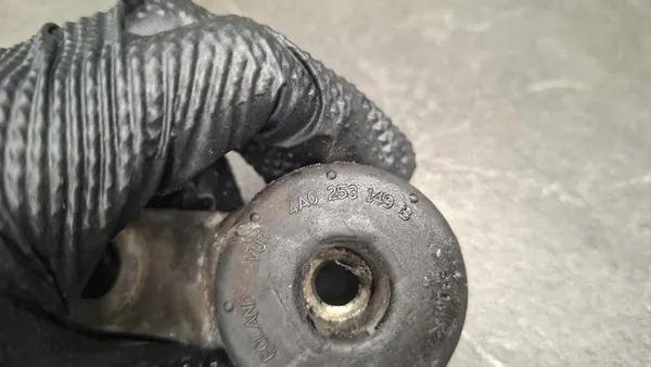 Uitlaatsteun Audi A6 C6 2.7 TDI image 4