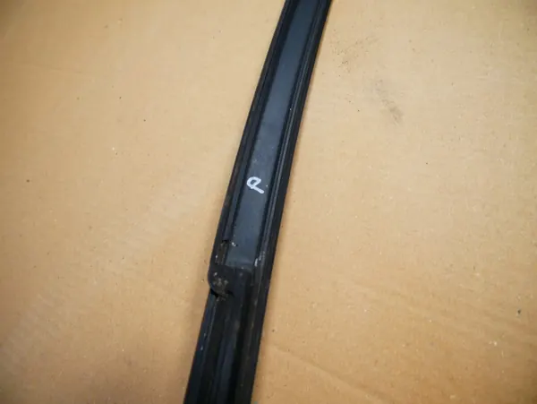 Moldagem teto direita Mercedes CLS W219 OEM image 7
