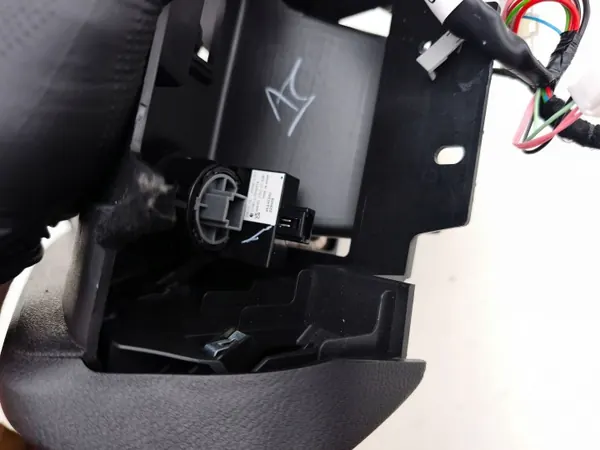 Bastidor Izquierdo Nissan Leaf II OEM AMD211450 - Usado image 6