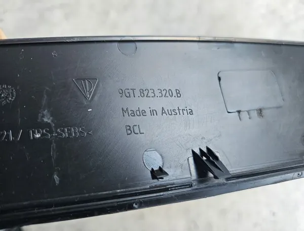 Porsche 992 GT3 RS masker afdekstrip OEM 9GT823320B image 4